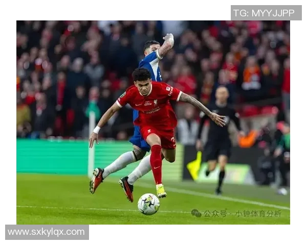 各大足球球星身材对比分析 他们的身体素质与场上表现关系探讨