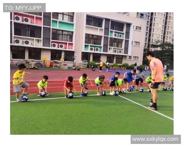小球星足球梦:从青少年训练到职业赛场的成长之路 小球星足球梦:从青少年训练到职业赛场的成长之路