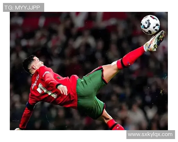 足球16位传奇球星巅峰瞬间与辉煌成就全景深度盘点