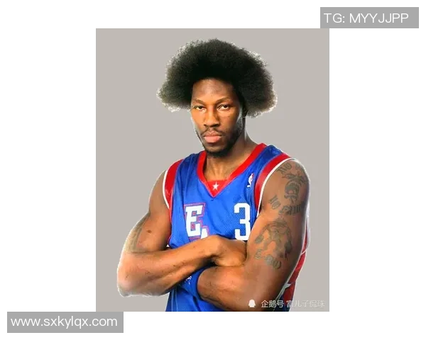 足球场上的脏辫球星展现风采 从发型到技术引领潮流